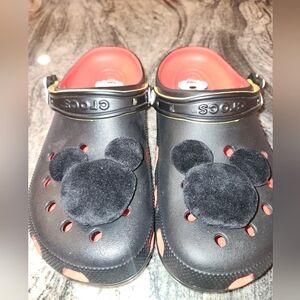 Disney Parks Crocs – Mickey Mouse Classic Clogs – Adult Size (M9/W11) EXCELLENT